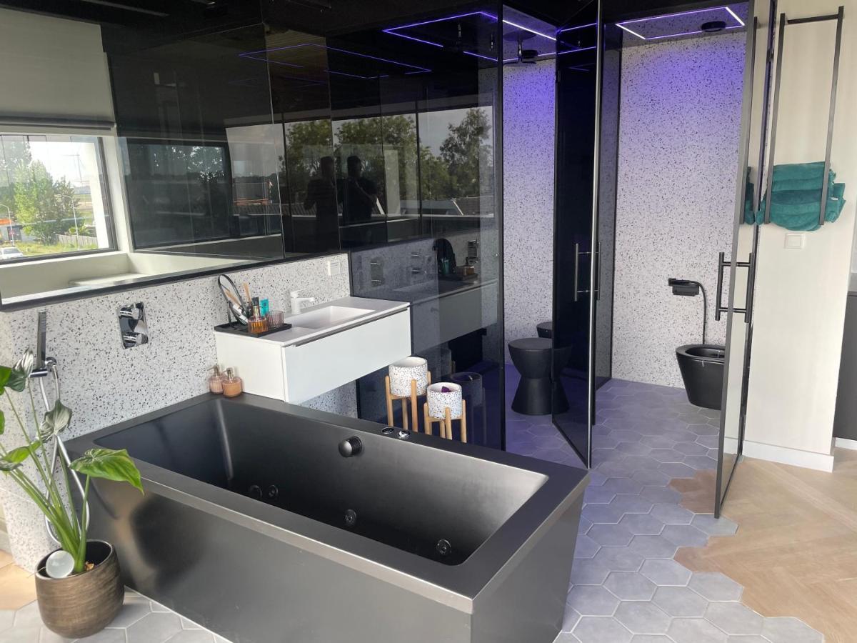 Above And Beyond - Luxe Suite Met Sauna En Stoomdouche Zaandam Ngoại thất bức ảnh